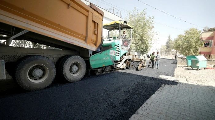 Dulkadiroğlu&rsquo;ndaki Okul B&ouml;lgelerinin Yolları B&uuml;y&uuml;kşehir ile Yenileniyor