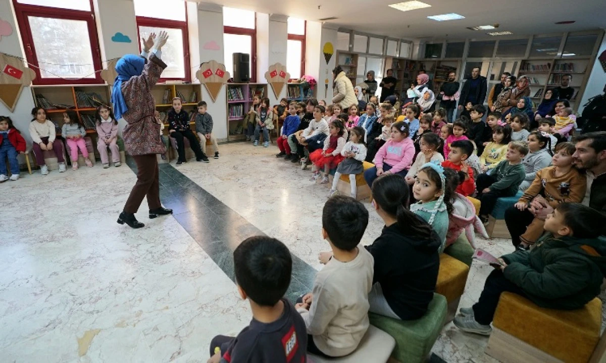 Edebiyat Şehrinde &Ccedil;ocuklara Masal Dinletisi