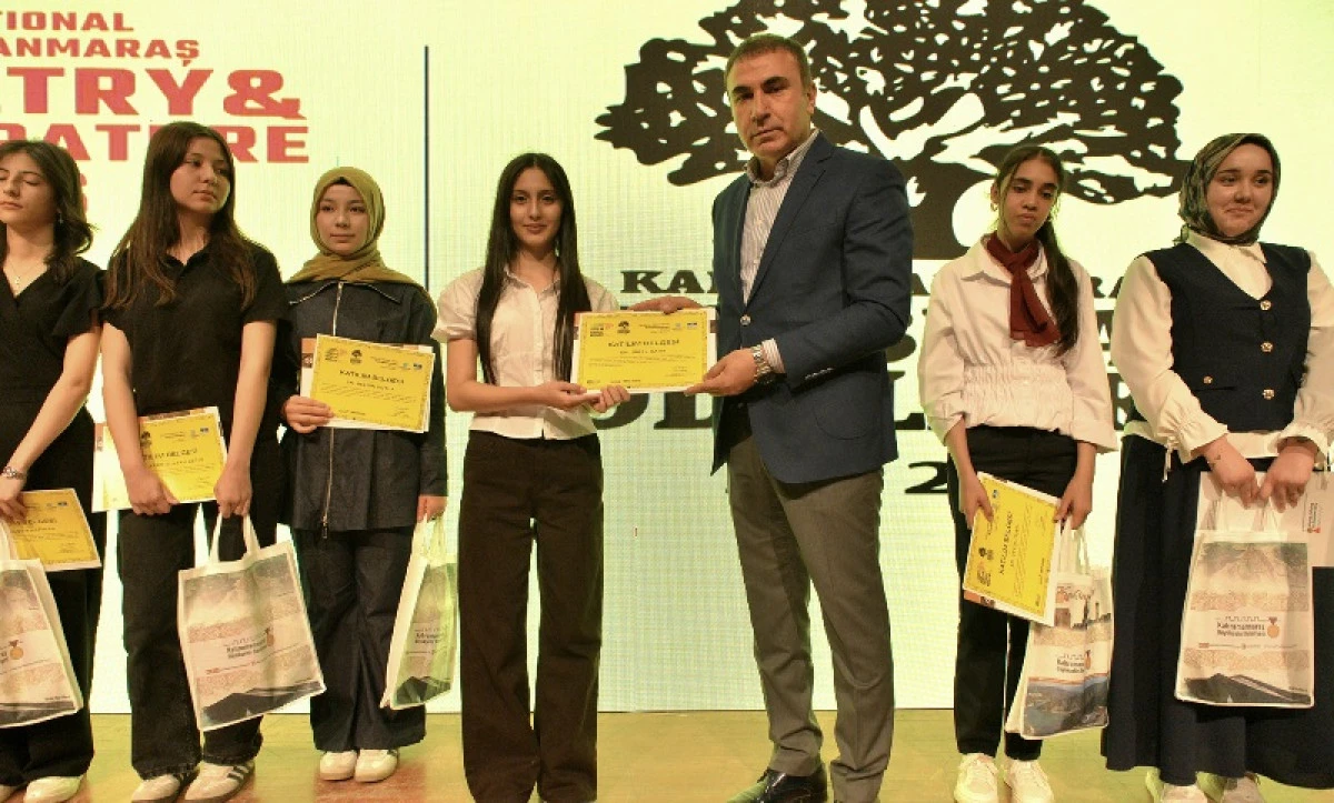 Edebiyatın Başkentinde Kalemler ve Sesler Yarıştı; Dereceye Girenler &Ouml;d&uuml;llendirildi