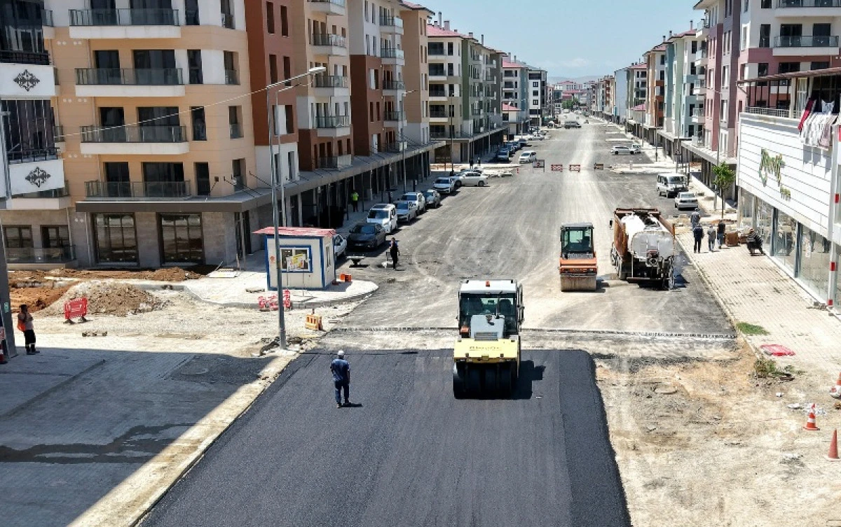 Elbistan Hacı Esat Efendi Caddesi B&uuml;y&uuml;kşehir&rsquo;le Modern G&ouml;r&uuml;n&uuml;me Kavuşuyor