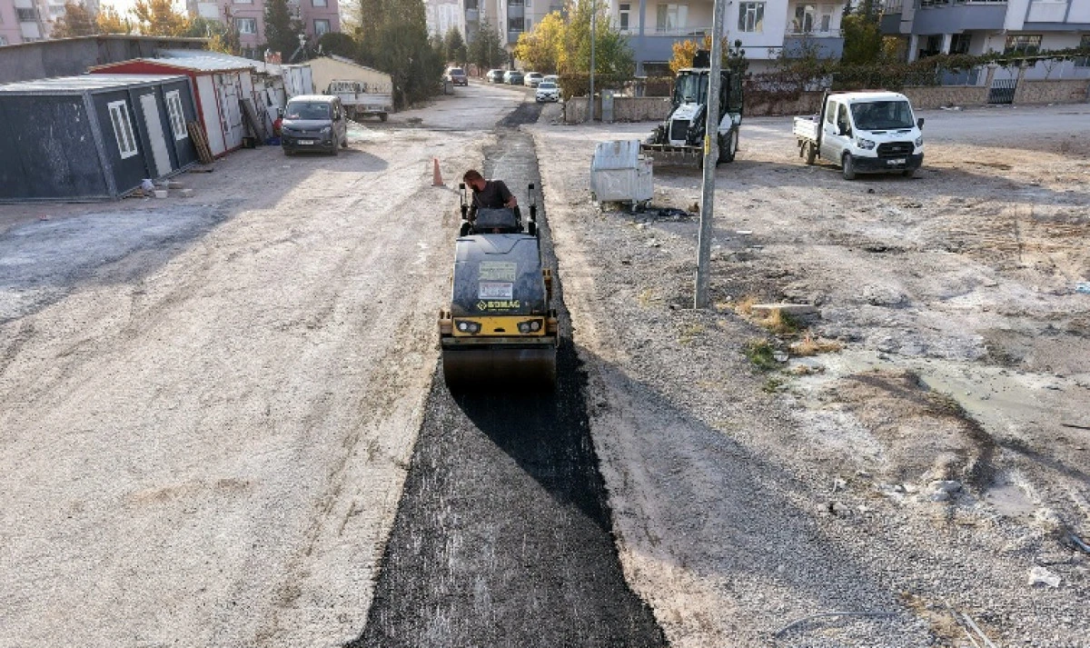 Elbistan’da Altyapının Ardından Yollar da Bir Bir Onarılıyor