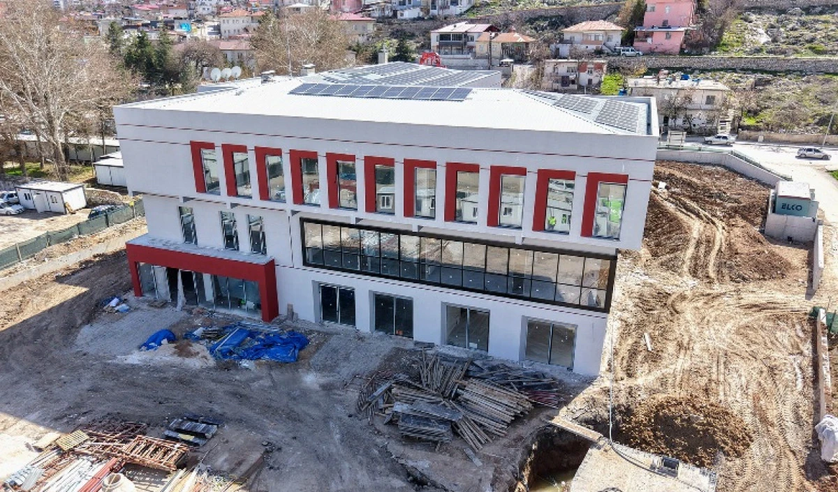 Elbistan&rsquo;ın Yeni K&uuml;t&uuml;phanesinde Sona Doğru