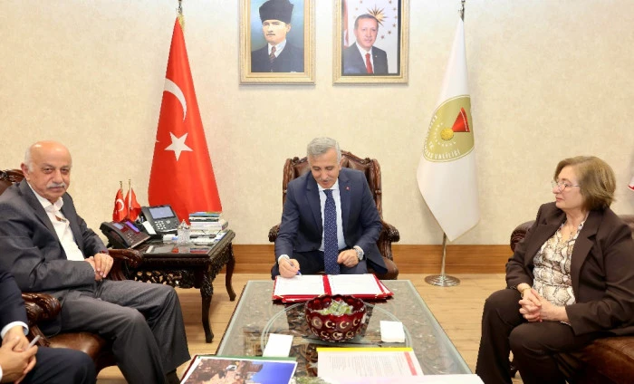 Erdoğan G&uuml;m&uuml;şer Ortaokulu&rsquo;nun Yapım Protokol&uuml; İmzalandı