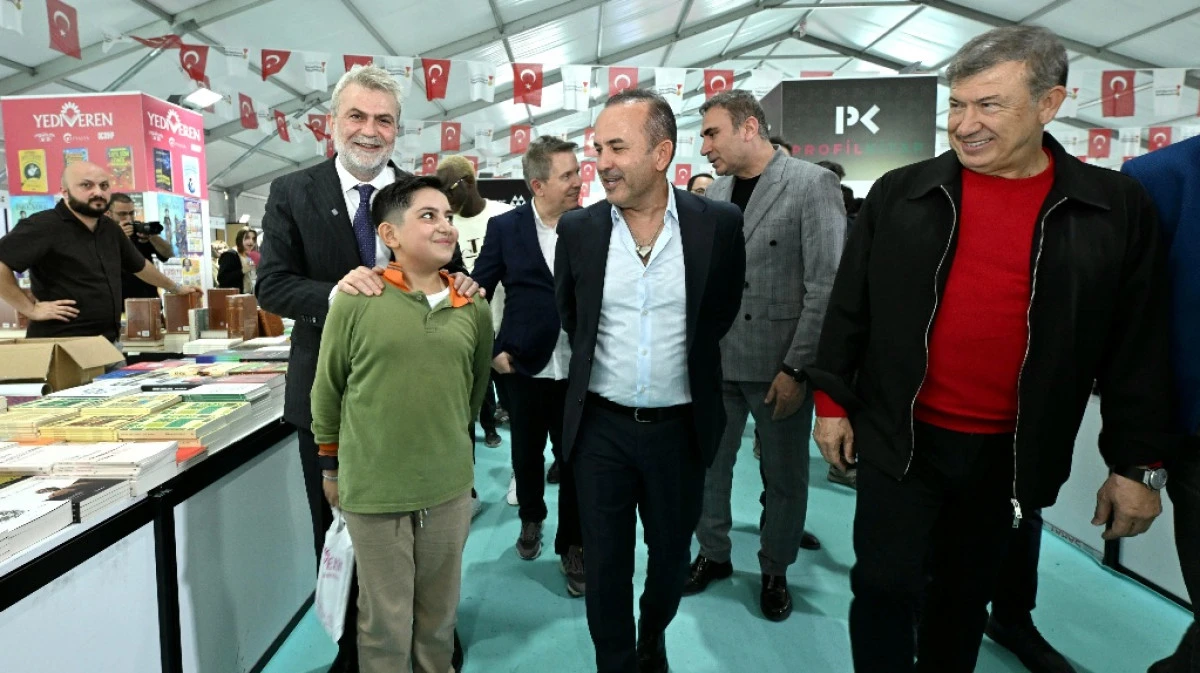 Futbol Efsaneleri Kitap Fuarı&rsquo;nda Kahramanmaraşlılarla Buluştu