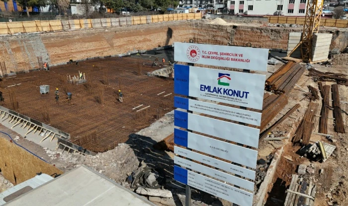 Gazi Ortaokulu ile Ayşe G&uuml;m&uuml;şer İlkokulu&rsquo;nun Yapım &Ccedil;alışmaları Başladı