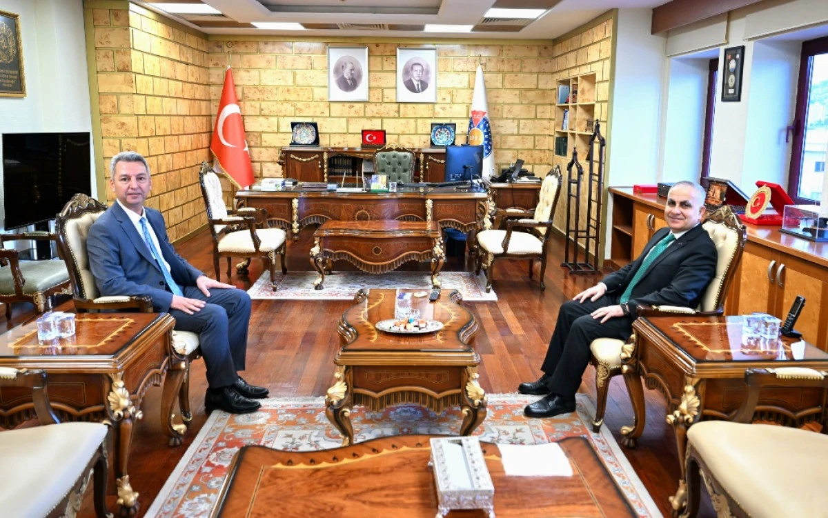 Gaziantep &Uuml;niversitesi Rekt&ouml;r&uuml; Doğan&rsquo;dan KS&Uuml; Rekt&ouml;r&uuml; Okumuş&rsquo;a Hayırlı Olsun Ziyareti