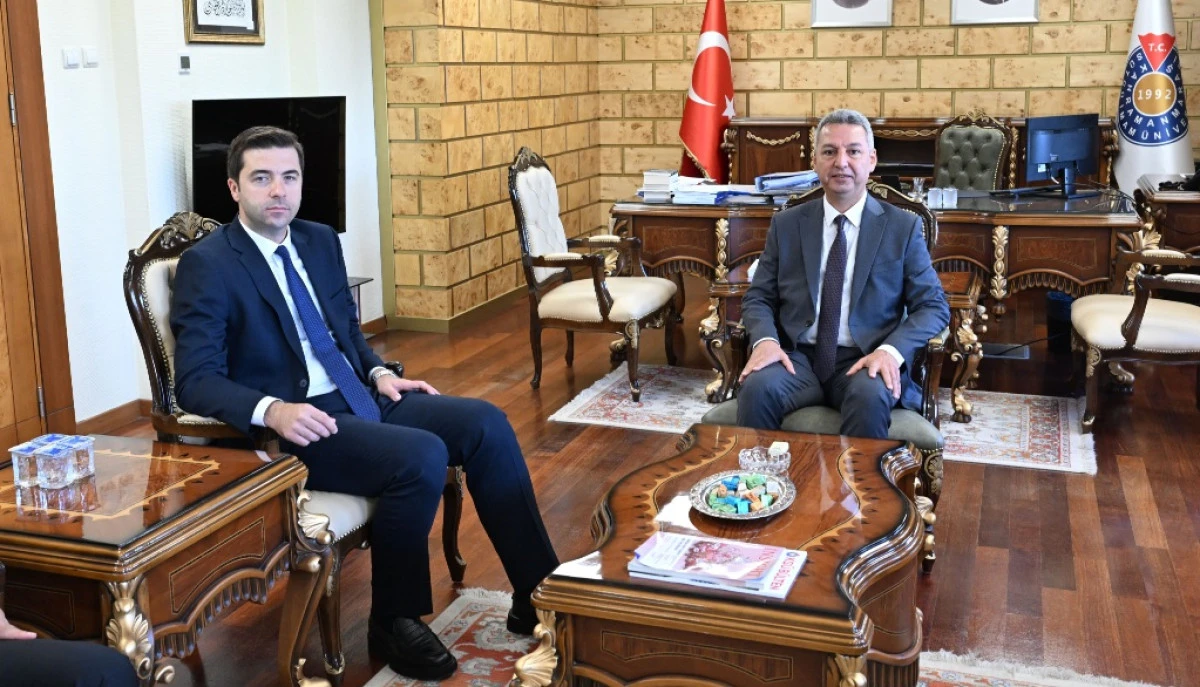 Gen&ccedil;lik Hizmetleri Genel M&uuml;d&uuml;r&uuml; Efendioğlu&rsquo;ndan Rekt&ouml;r Okumuş&rsquo;a Ziyaret
