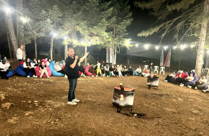 İl Müdürü Erhan Baydur, Pusula Maraş Kampında Gençlerle Buluştu