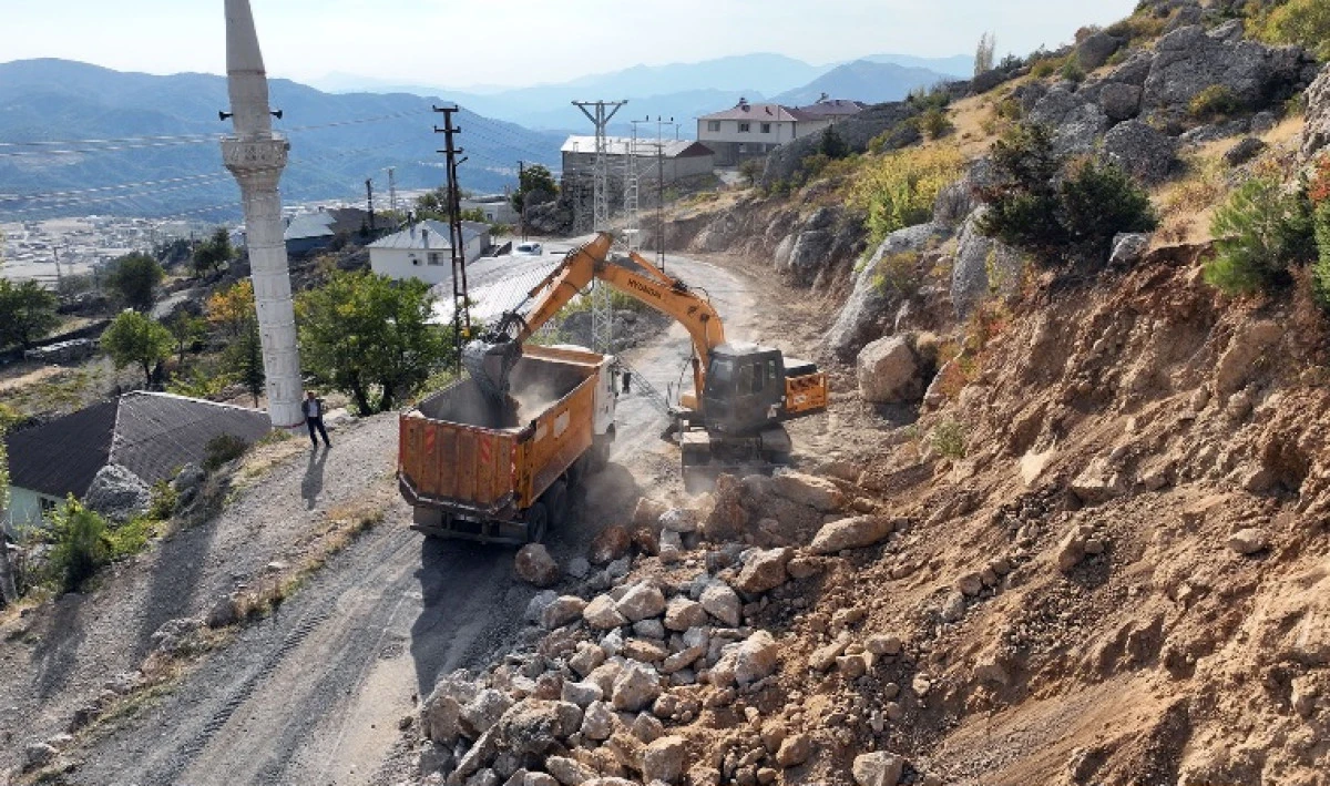 Ilıca Bölgesinde Ulaşım Konforu Artıyor; Yolun Genişliği 2 Katına Çıkarılıyor
