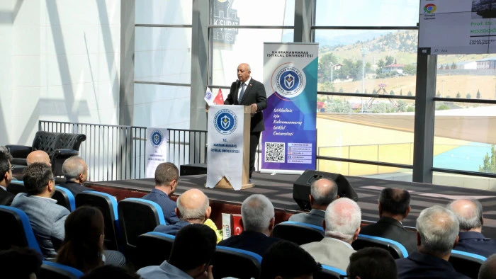 İstiklal Üniversitesi “Savunma Sanayii” Zirvesine Ev Sahipliği Yaptı