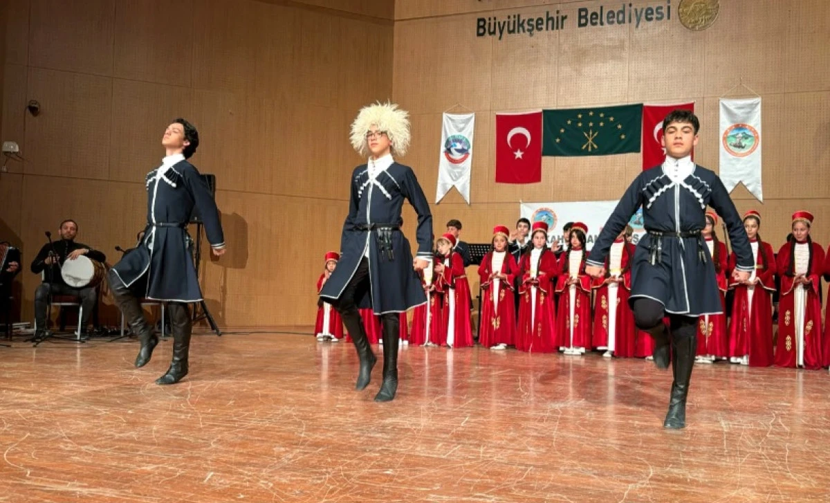 Kafkasya&rsquo;nın Zengin Mirası Sahneye Taşındı