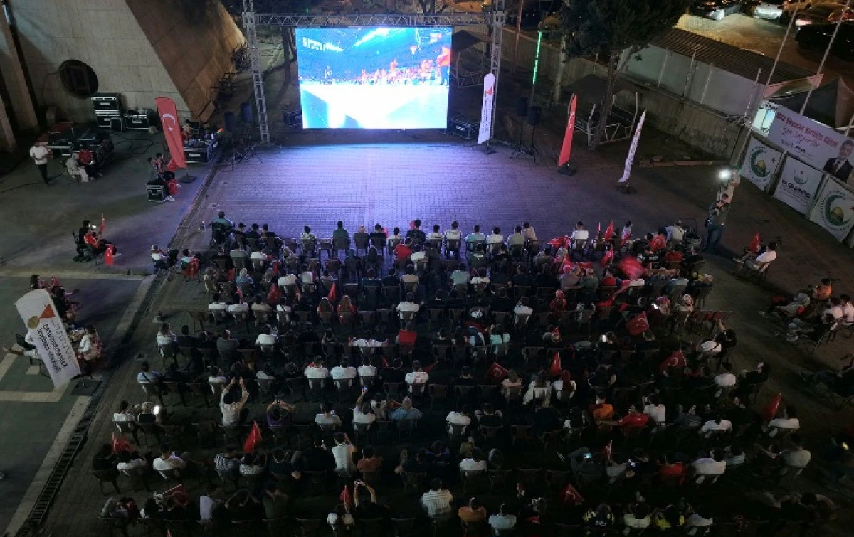 Kahramanmaraş Milli Maçta Tek Yürek Oldu