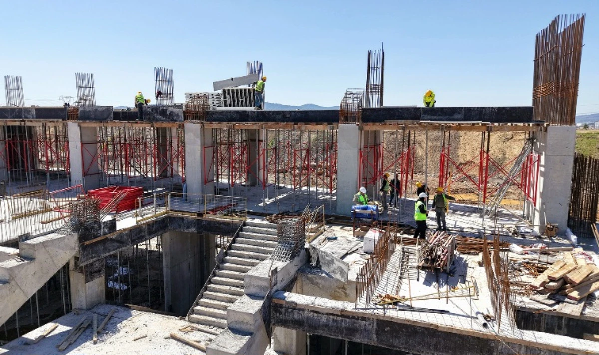 Kahramanmaraş Stadyumu Hızla Y&uuml;kseliyor