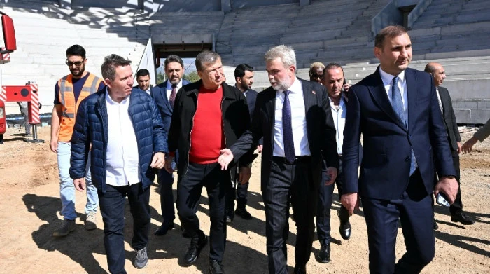 Kahramanmaraş Stadyumu&rsquo;na T&uuml;rk Futbolunun Efsanelerinden Tam Not