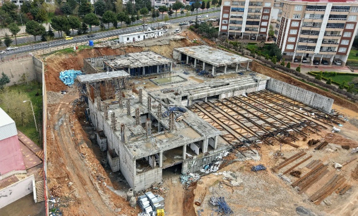 Kahramanmaraş&rsquo;ın Yeni Nesil Gen&ccedil;lik ve Spor Kompleksi Hızla Y&uuml;kseliyor