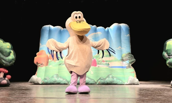 &ldquo;Kaptan Pengu ve Arkadaşları&rdquo; Minikler İ&ccedil;in Sahnedeydi