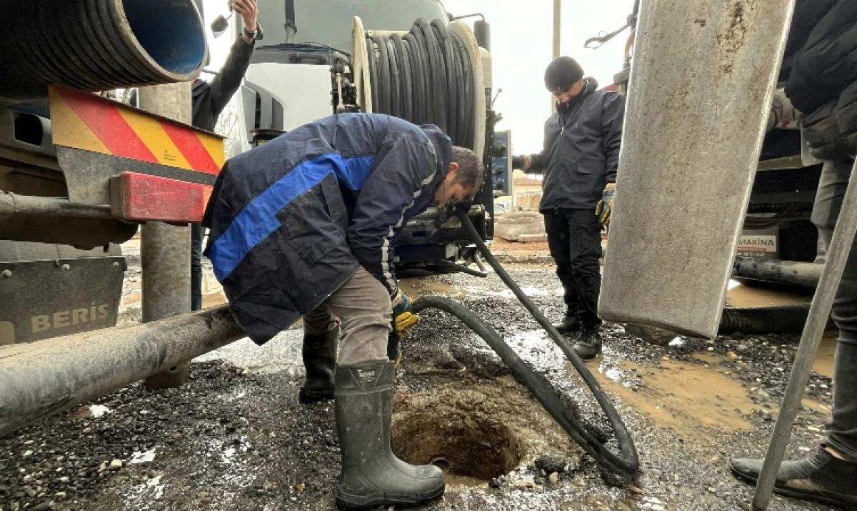 KASKİ&rsquo;den Sağanak Yağış &Ouml;ncesi Yoğun Mesai