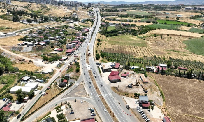 Kılavuzlu Mevkiinde Ge&ccedil;ici Trafik D&uuml;zenlemesine Gidildi 