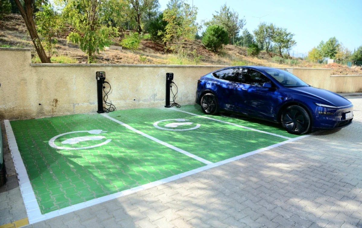 KSÜ Kampüsüne 8 Adet Elektrikli Araç Şarj İstasyonu Kuruldu