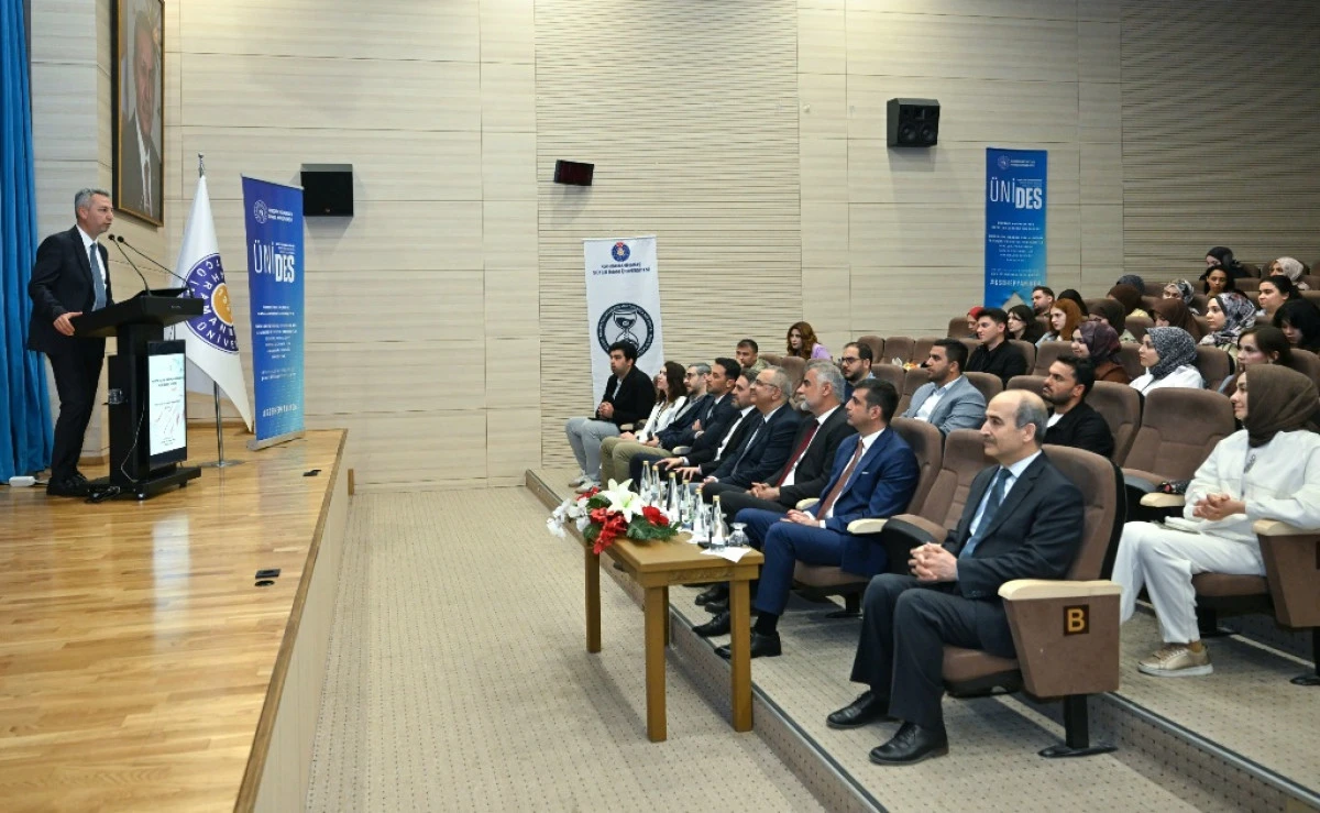 KS&Uuml;&rsquo;de &ldquo;Ge&ccedil;mişten Geleceğe Mektuplarla Bir Araya&rdquo; Projesinin Kapanış Programı Ger&ccedil;ekleştirildi