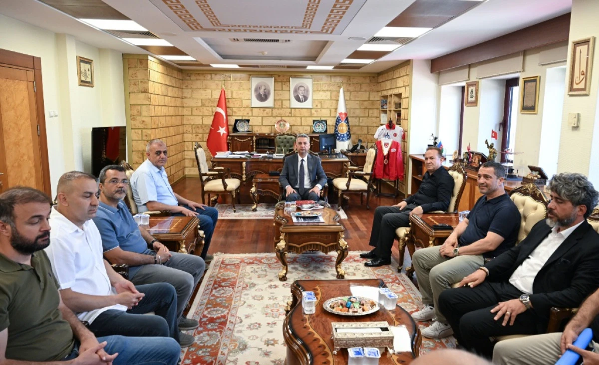 KS&Uuml;'de &Ouml;ğretmen Ayla Kara ve &Ouml;ğrenciler İ&ccedil;in Anlamlı Buluşma