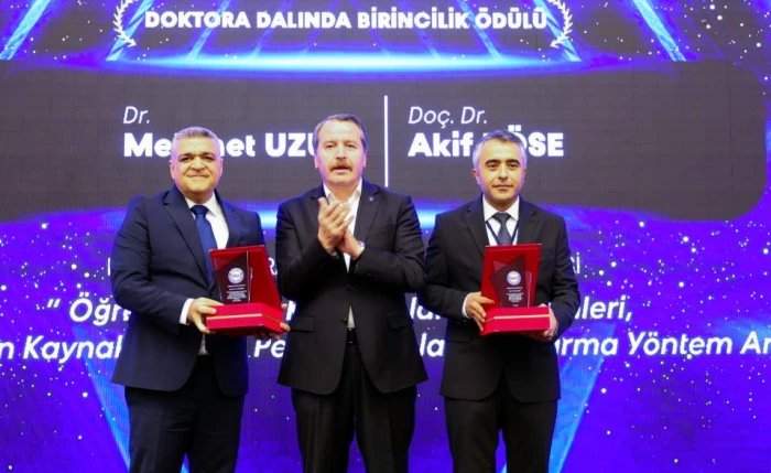 KS&Uuml;'de Y&uuml;r&uuml;t&uuml;len Doktora &Ccedil;alışması, &lsquo;Memur-Sen 2025 Tez &Ouml;d&uuml;lleri&rsquo;nde Birinci Se&ccedil;ildi