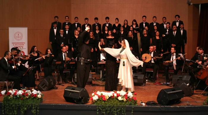 Maarif Orkestrası ve Koro Topluluğu, K&uuml;lt&uuml;r Yolu Festivali'nde sanatseverlerle buluştu
