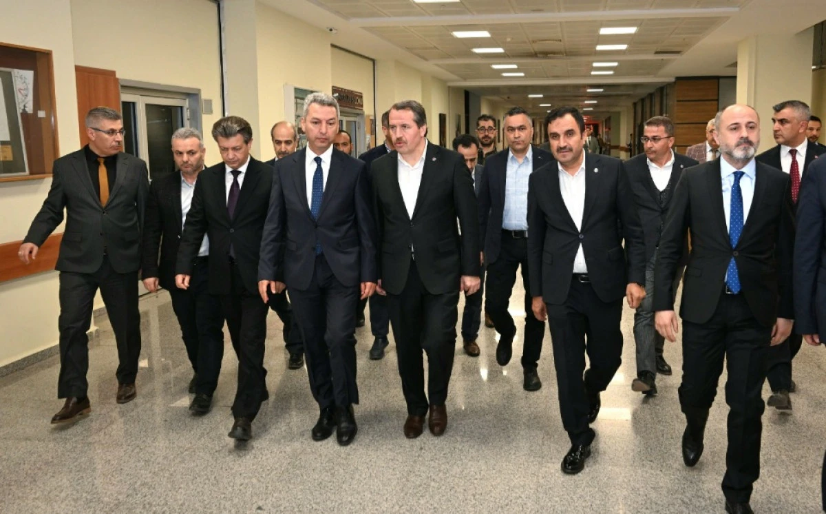 Memur-Sen Genel Başkanı Ali Yal&ccedil;ın KS&Uuml; Tıp Fak&uuml;ltesi Hastanesinde Tedavi G&ouml;ren Yaralıları Ziyaret Etti