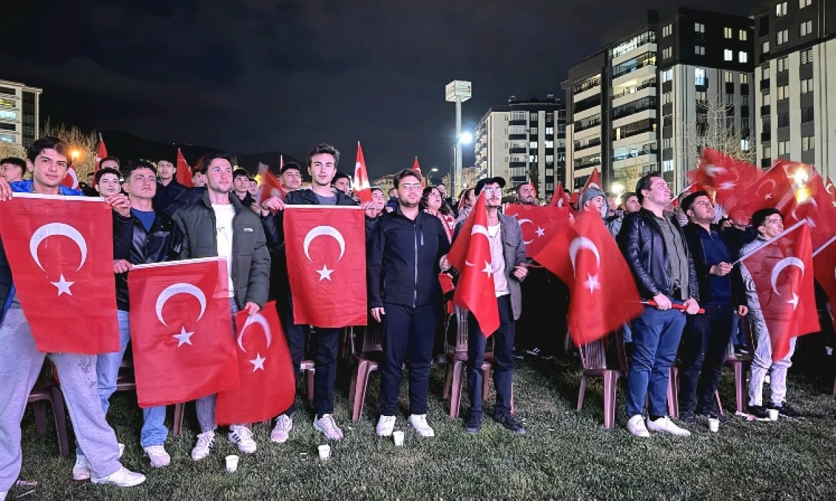 Milli Heyecan Dev Ekranda Yaşandı; D&uuml;nya Kupası Bileti Coşkuyla Kutlandı