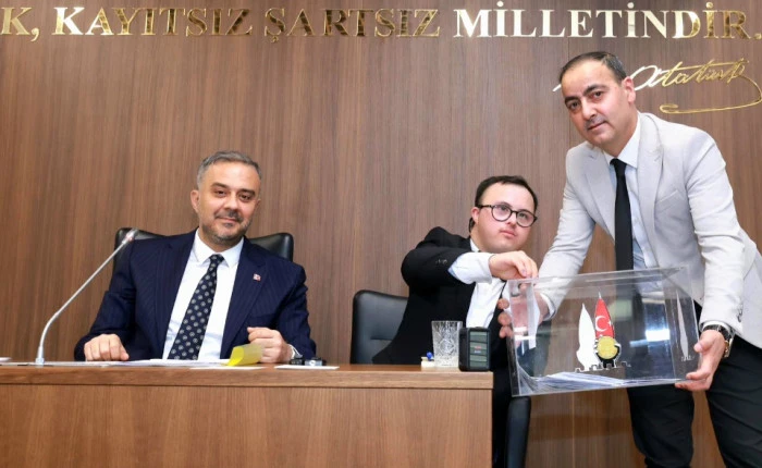 Onikişubat Belediye Meclis Toplantısı Down Sendromlu Bireylere Y&ouml;nelik Farkındalık Vurgusuyla &Ouml;ne &Ccedil;ıktı