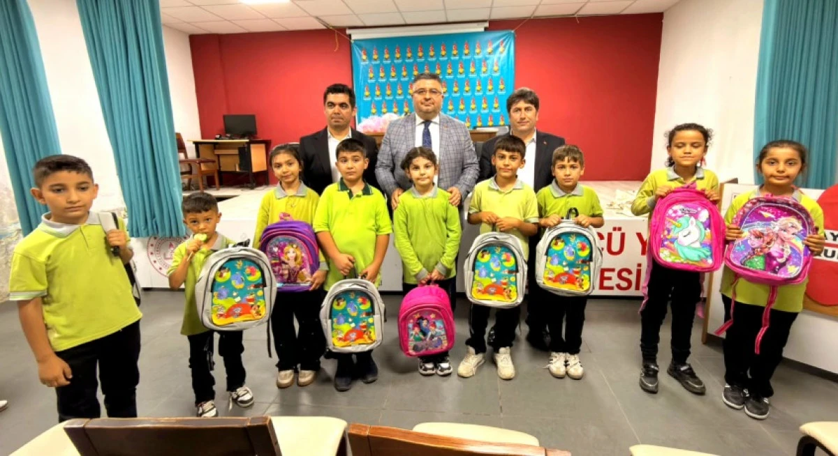 Onikişubat Belediyesi&rsquo;nden kırsal mahallelerdeki 8 bin &ouml;ğrenciye kırtasiye seti desteği