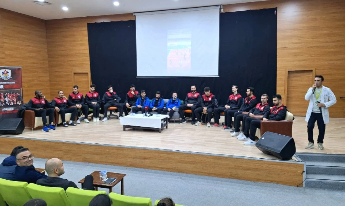 Onikişubat Belediyespor&rsquo;un voleybolcuları, Kahramanmaraşlı gen&ccedil;lere ilham oluyor