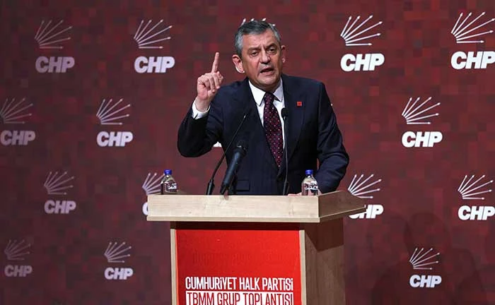 &Ouml;zg&uuml;r &Ouml;zel'den Erdoğan'a deprem konutları &ccedil;ağrısı