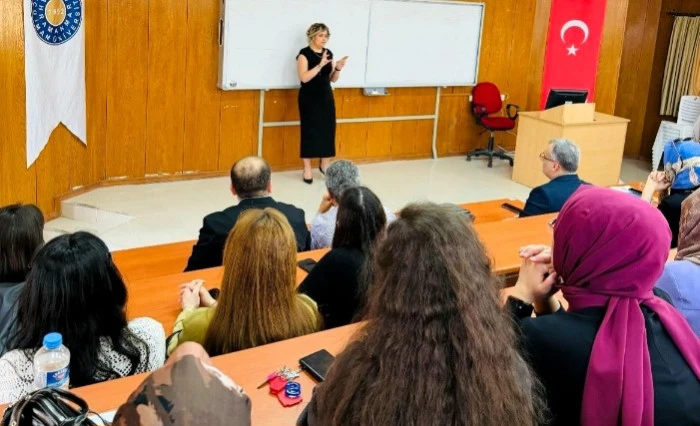 Prizren &Uuml;niversitesi Heyeti KS&Uuml;&rsquo;de Ders Verdi, Erasmus Ofisiyle G&ouml;r&uuml;şt&uuml;