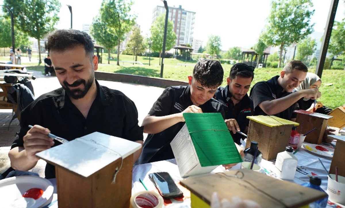 Pusula Maraş, Gen&ccedil;leri Kuş Evi Boyama At&ouml;lyesinde Buluşturdu