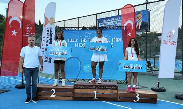Tenis Turnuvasında Şampiyonlar Belli Oldu