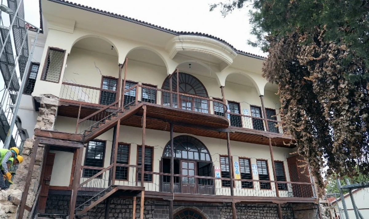 Tescilli Kocabaş Konağı&rsquo;nda Titiz Restorasyon S&uuml;reci S&uuml;r&uuml;yor