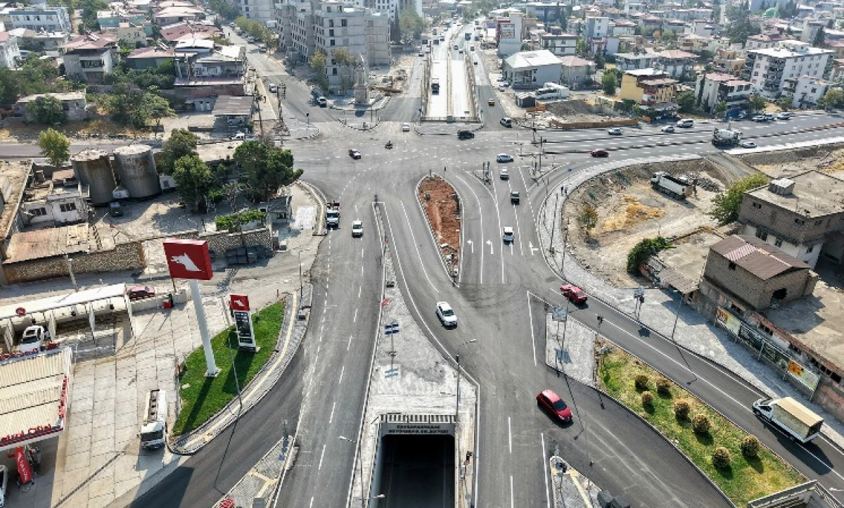Tevfik Kadıoğlu Kavşağı&rsquo;nda Trafik Akışını Rahatlatacak D&uuml;zenlemede Sona Gelindi