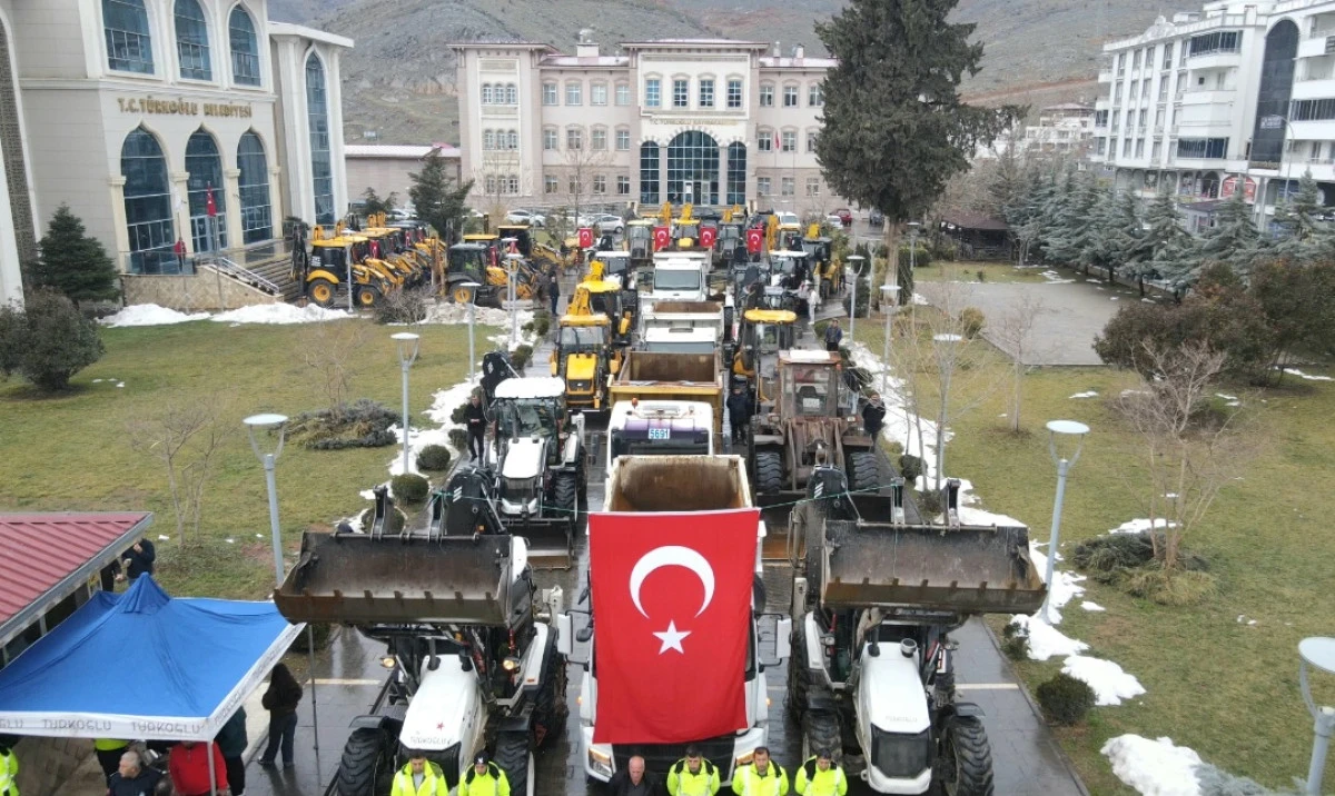 T&uuml;rkoğlu&rsquo;nda kar seferberliği vatandaştan tam not aldı