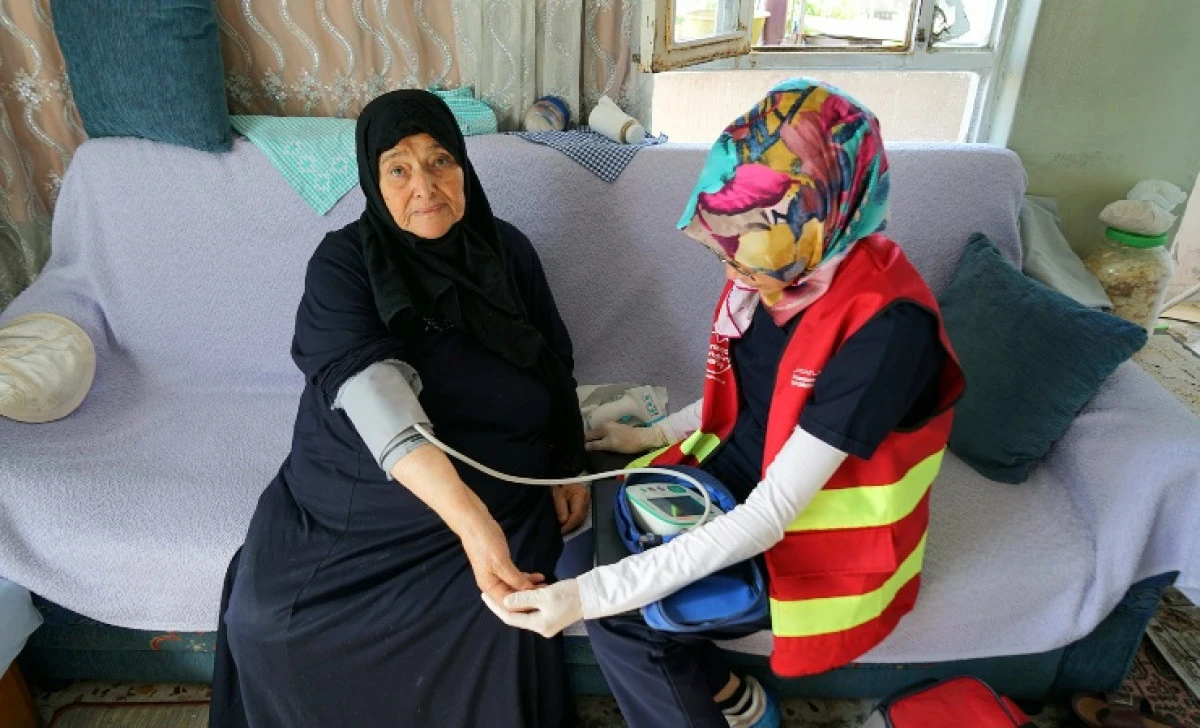 Yalnız Yaşayan Yaşlıların Yanında B&uuml;y&uuml;kşehir Var