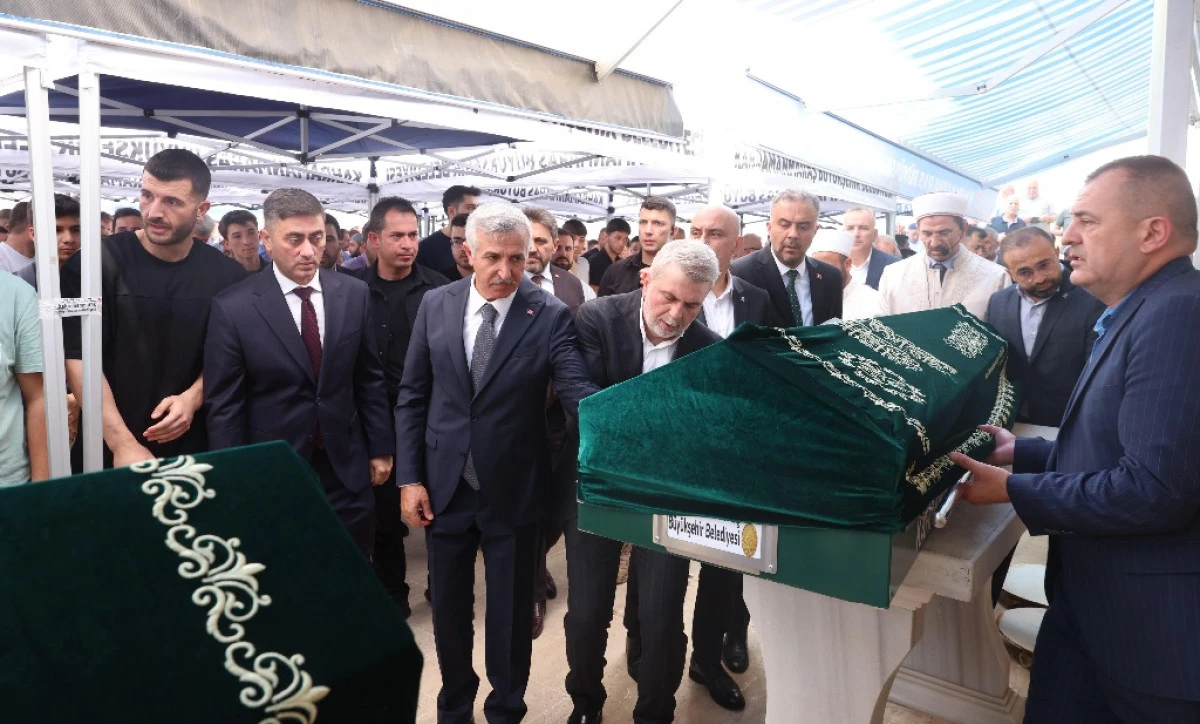 Yangında Hayatını Kaybeden Vatandaşlar Son Yolculuğuna Uğurlandı