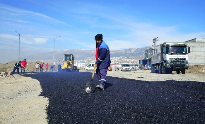 Yol Onarımları ile Şehrin Ulaşım Standartları Y&uuml;kseliyor