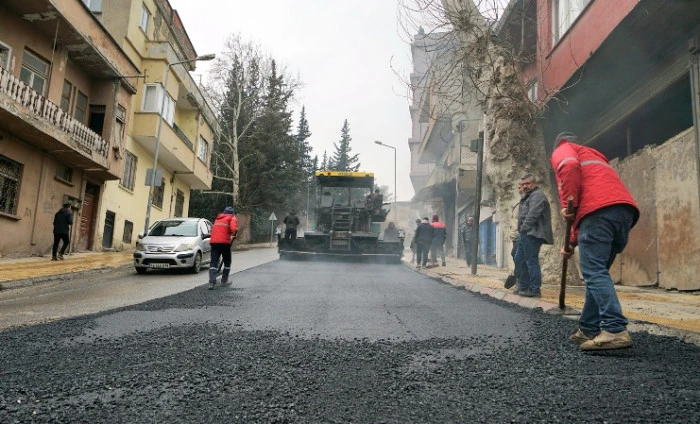 Yollar Tek Tek Yenileniyor