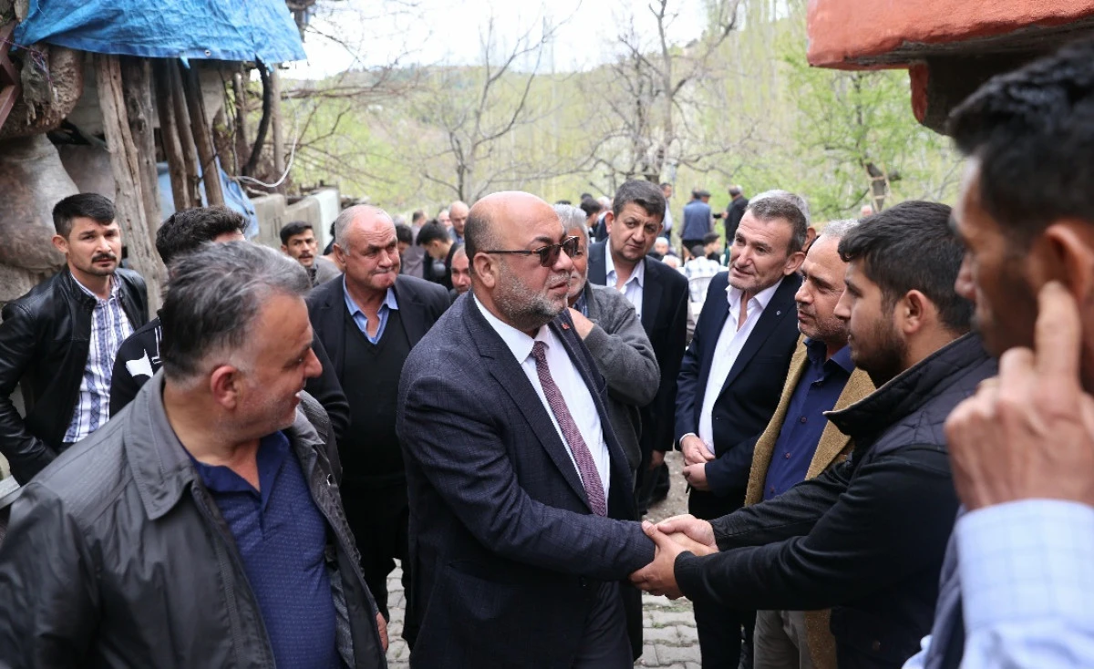 Y&uuml;z Y&uuml;ze 100. Mahallede: Başkan Akpınar G&ouml;n&uuml;llere Dokunan Buluşmalarını S&uuml;rd&uuml;r&uuml;yor